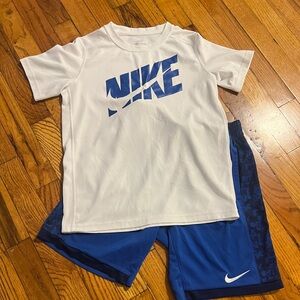 Nike Dri-Fit Matching Set
Size M
